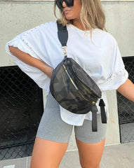 Aude Plourde | oversized T-shirt met studs